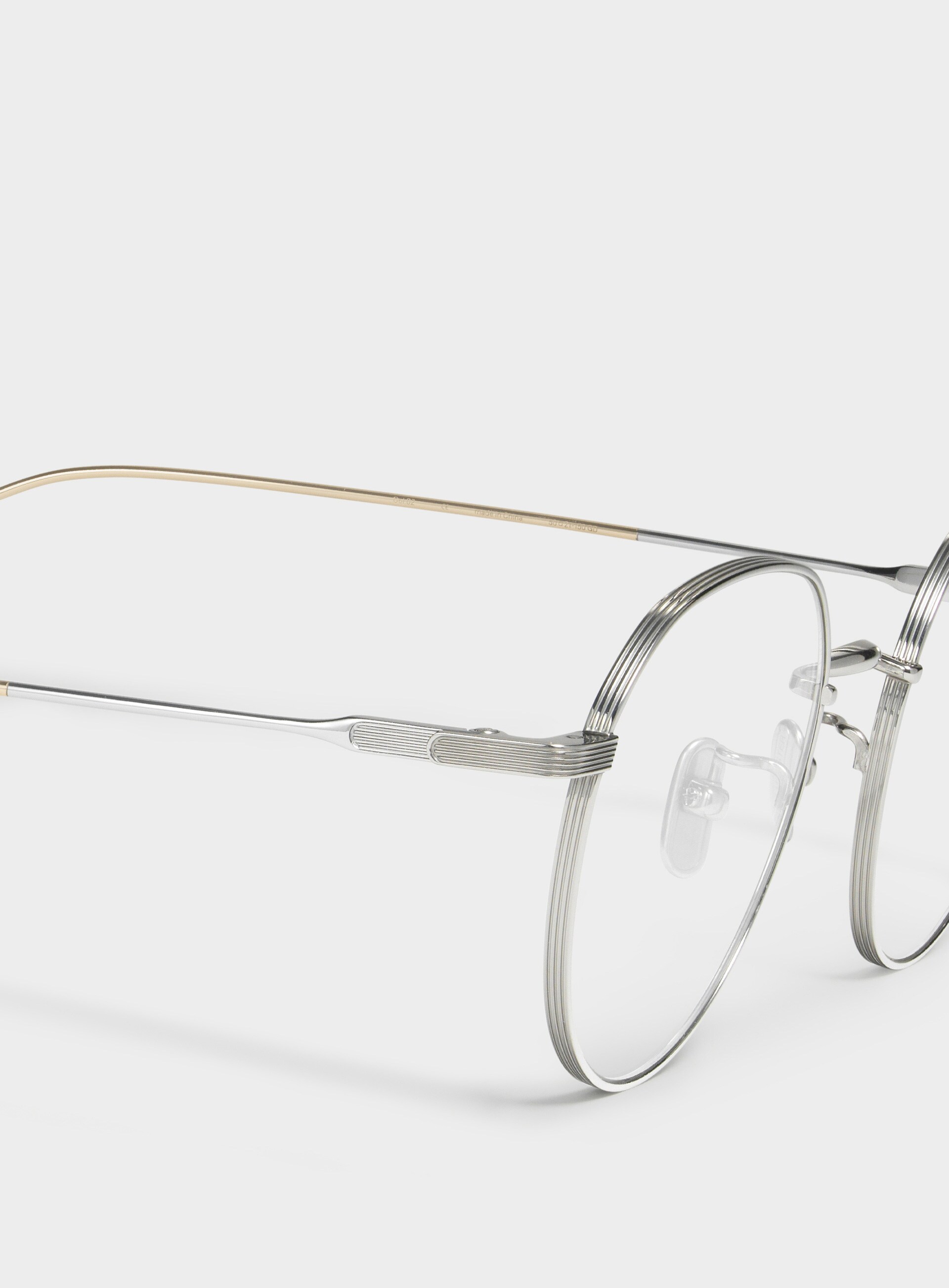 GENTLE MONSTER Yona 02 Shop