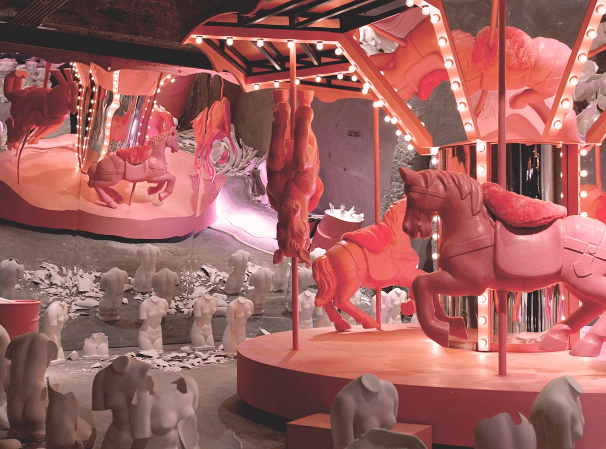 GENTLE MONSTER - Merry-go-round Project